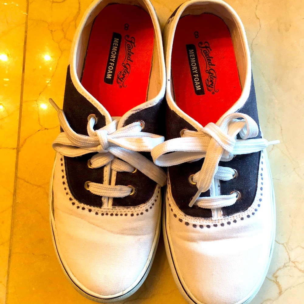 Custom saddle shoes